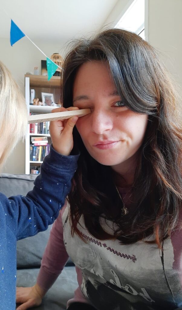 Hé, haal die balk eens uit mijn oog! Hé, haal die balk eens uit mijn oog!