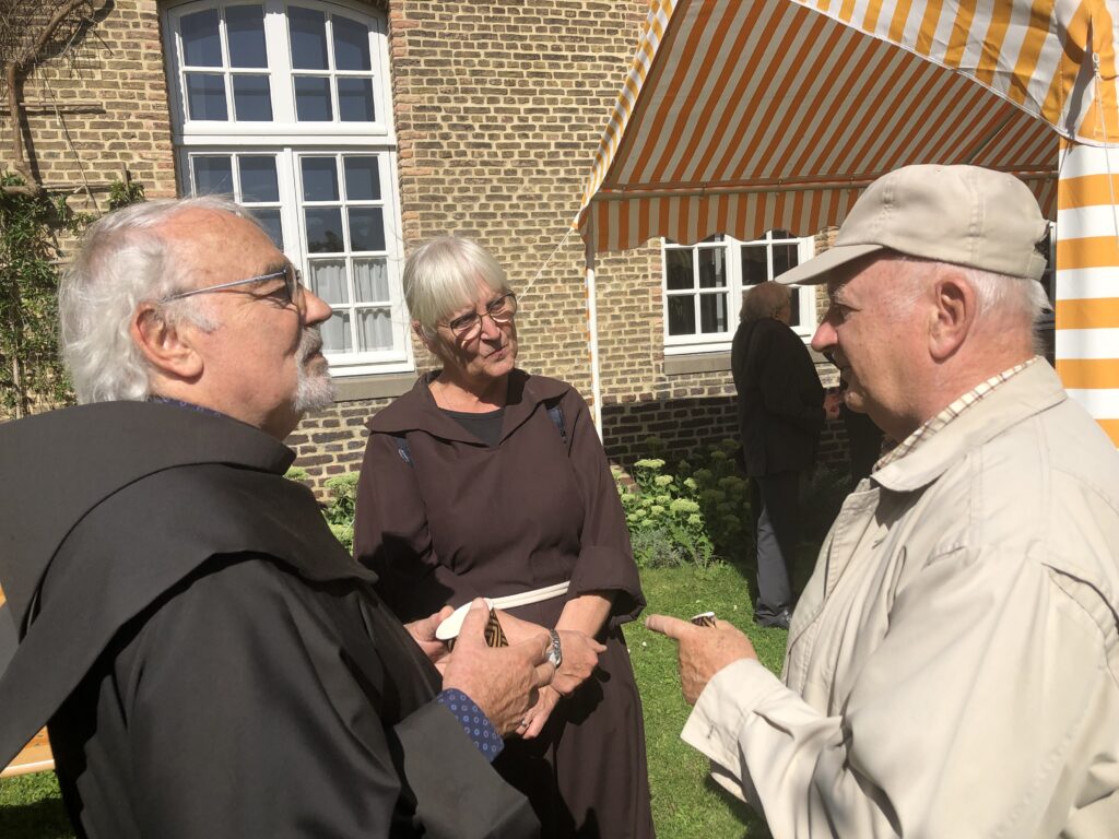 Column: Broederlijke bezoeken Column: Broederlijke bezoeken