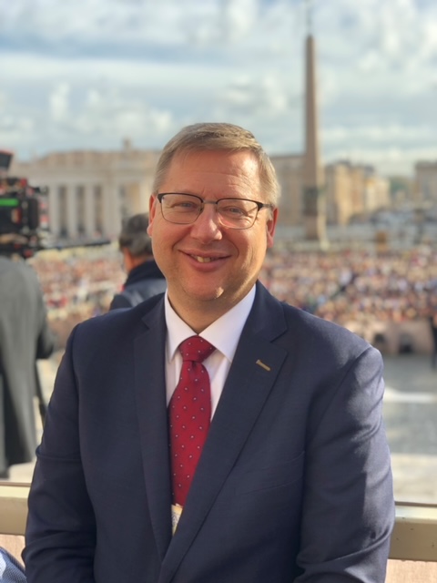 Directeur Vastenactie vertrekt Directeur Vastenactie vertrekt