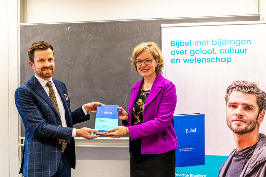 Nieuwe Bijbeleditie overbrugt kloof in wereldbeeld Nieuwe Bijbeleditie overbrugt kloof in wereldbeeld