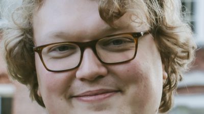 Een naaste ben je niet – je wordt het